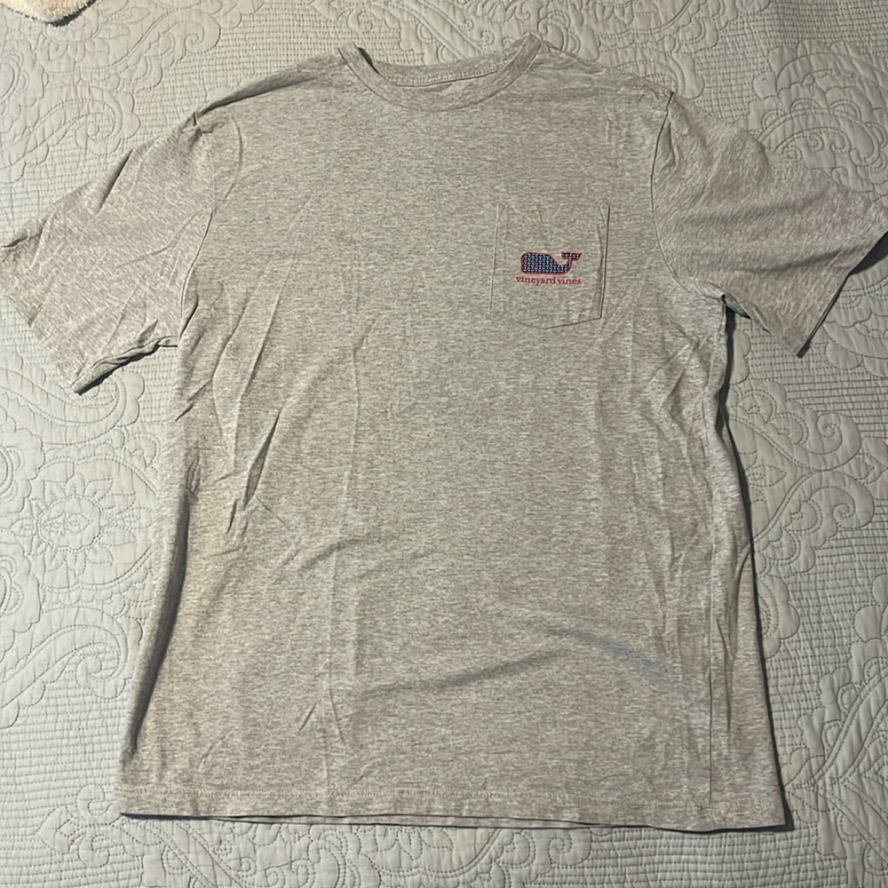 Vineyard vines tee